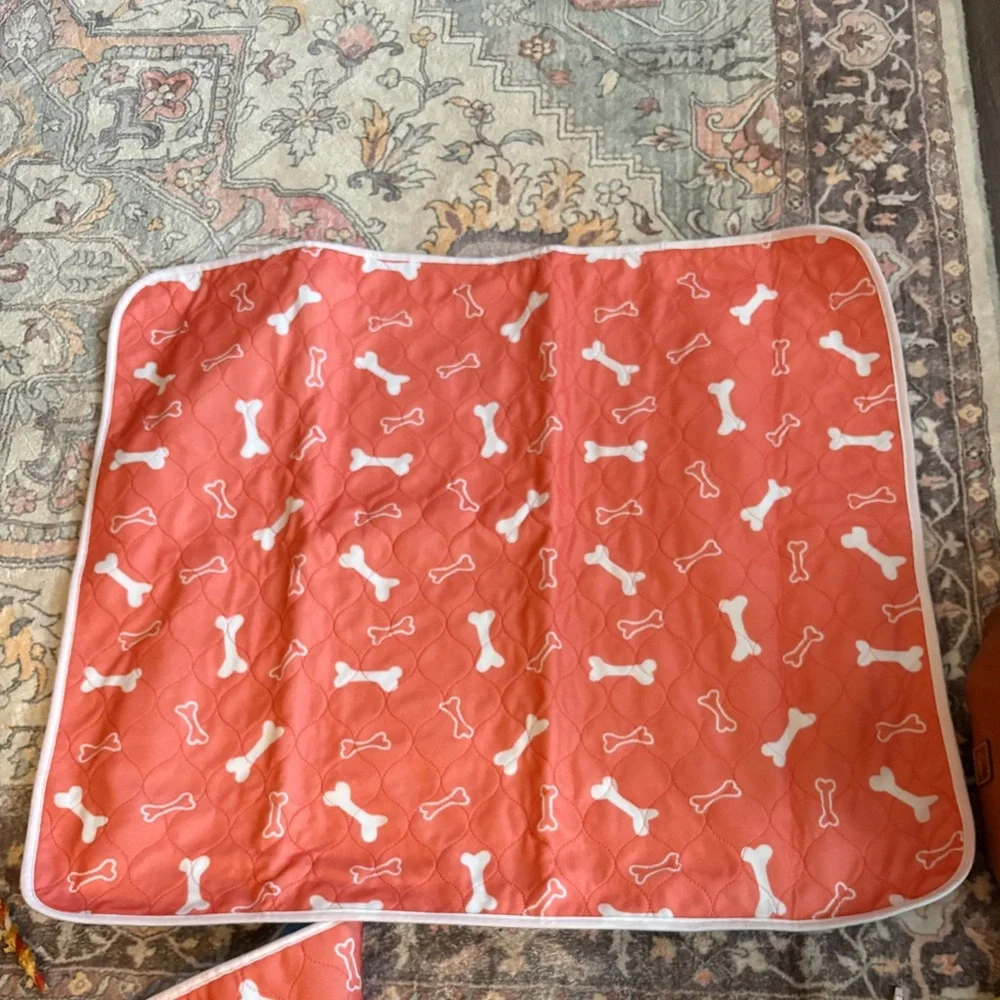 Set of 2 Puppy Pads - Picture 2 of 4